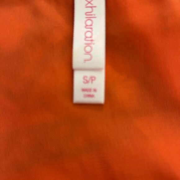 Coral Pink embroidered crop tank - Picture 4 of 5